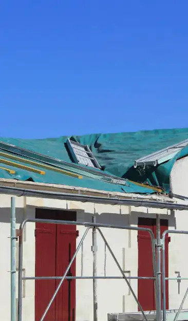Bâchage d'urgence toiture à Carpentras
